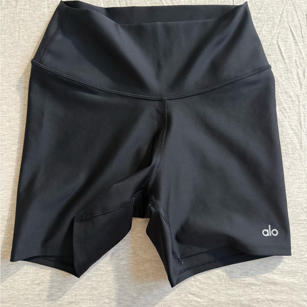 Alo High-Rise Bike Shorts in Black